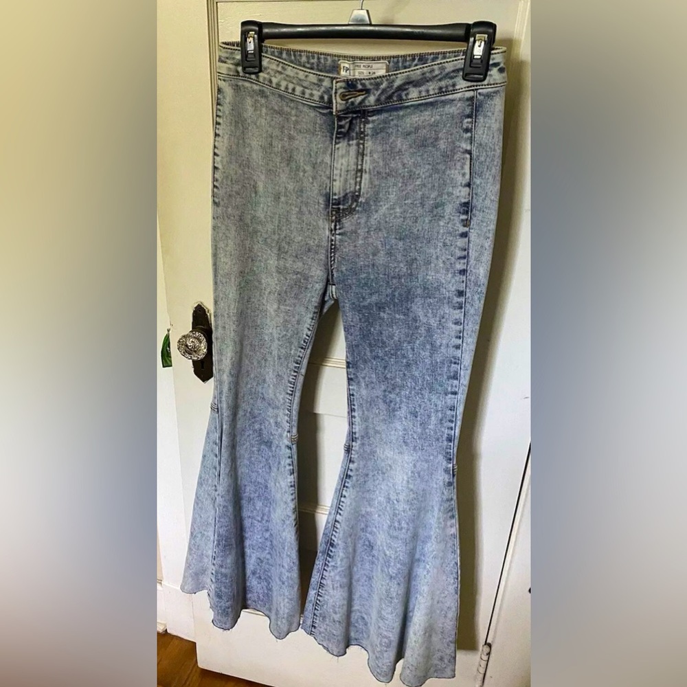 Free people just float on bell bottoms flared jeans size 26